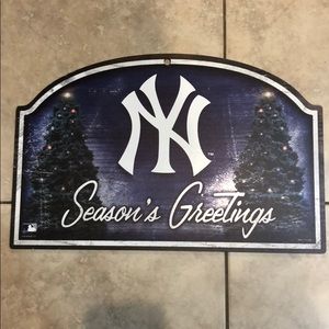 NY Yankees seasons greetings sign